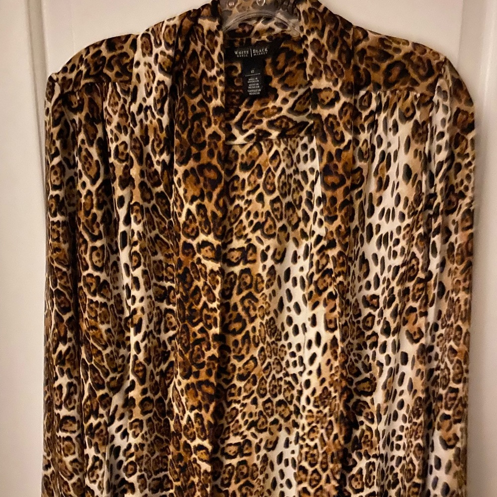 Blouse animal print brand White House black market women’s size 10R